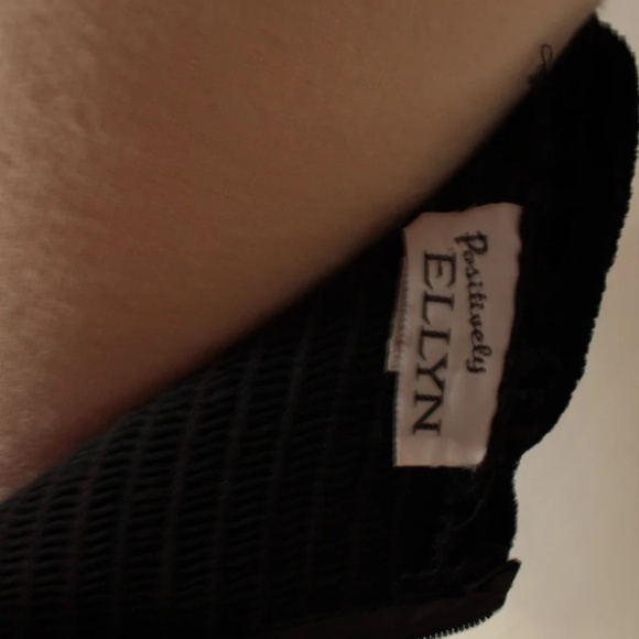 1980’s Positively Ellyn Black Velvet Dress with Gold Stitching - Picture 4 of 4